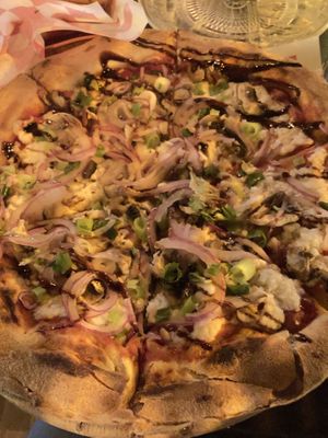 Vegan mushroom pizza   at Shuffle Pub in Tel Aviv