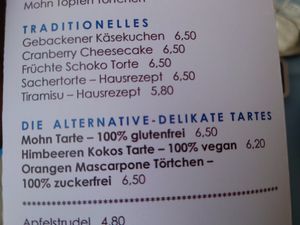 Vegan Himbeeren Kokos Tarte (Raspberry Coconut Cake) at Manna in Innsbruck