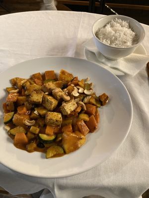 Mango tofu curry with basmati rice   at Manna in Innsbruck