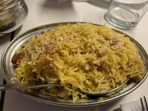 Arroz con frutos secos, guisantes y fruta confitada  at Taj Mahal in Chiclana De La Frontera