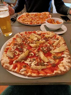 Pizza capricciosa at Verde Caffe in Macerata