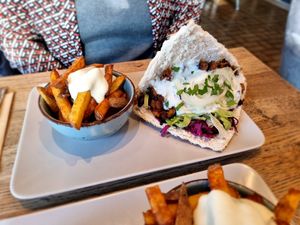 Gyros with fries at Kunstküche in Krefeld