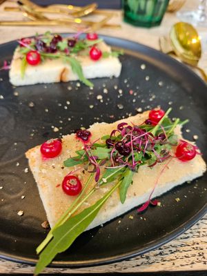 Amuse-gueule with cashew creme at Kunstküche in Krefeld