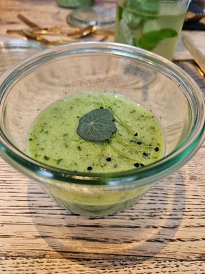 Cucumber soup with sour creme & microgreens at Kunstküche in Krefeld