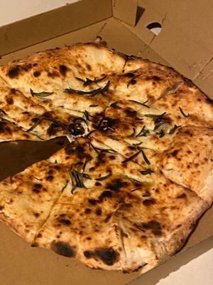 Garlic pizza at Gigi Pizzeria in Newtown