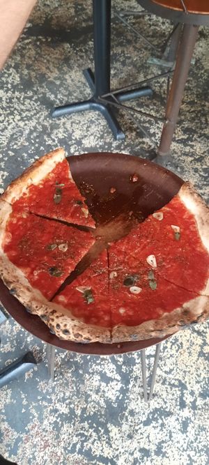 Tomato pizza at Gigi Pizzeria in Newtown