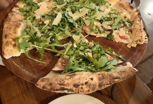 pizza with figs and aragula at Gigi Pizzeria in Newtown
