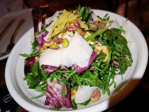 Rucola, Mele e Cannella at Gigi Pizzeria in Newtown