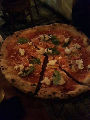 Pizza regina at Gigi Pizzeria in Newtown