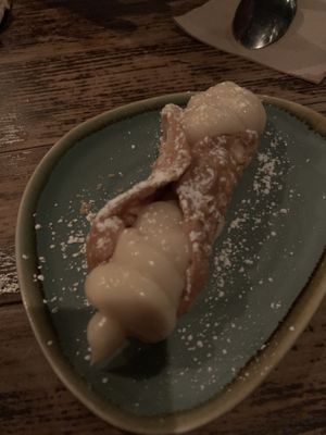 Vanilla cannoli  at Gigi Pizzeria in Newtown