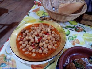 Nueva Ropa at Somos Lo Que Comemos in Tenerife