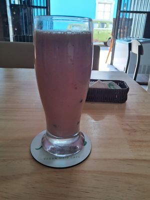 fresa Buble tea at Muya Vegan Cafe - Maybe closed in Trujillo
