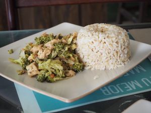 main course with sauted broccoli at Muya Vegan Cafe - Maybe closed in Trujillo