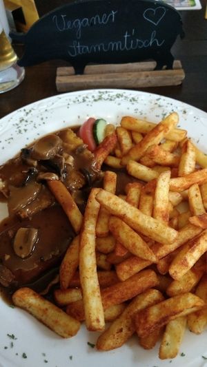 Lupinenschnitzel mit Jägersoße at Cafe Bahnhof  in Kirchheimbolanden