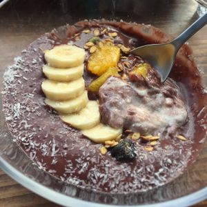 Açaí bowl. So yummy... at Veg Out in Kyoto