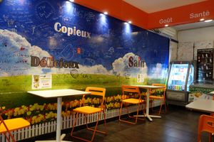 Inside the snackbar at Pittz in Aix-en Provence