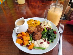Energy bowl and smoothie at VegetaBowl in Koh Tao