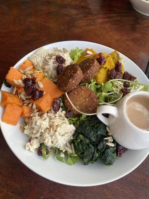 Salatbowl mit Falafel   at VegetaBowl in Koh Tao