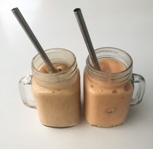 Banana peanut butter & mango smoothies at VegetaBowl in Koh Tao