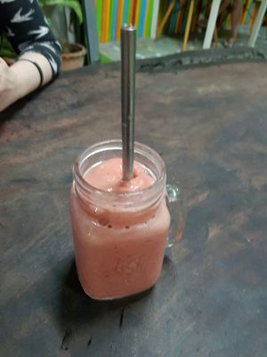 Strawberry Sunrise at VegetaBowl in Koh Tao