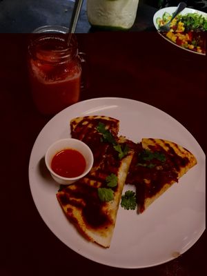 Quesedilla and smoothie at VegetaBowl in Koh Tao