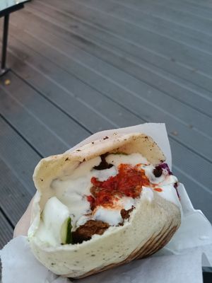 Fresh before I started inhaling the pita at Vegan Gyros - Mauer Park - Food Truck in Berlin