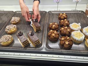 Vitrine à desserts at Velicious in Strasbourg
