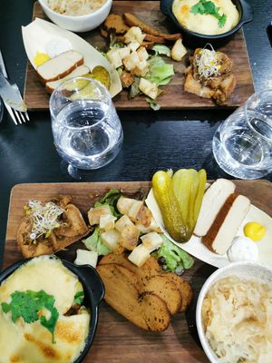 Assiette de raclette at Velicious in Strasbourg