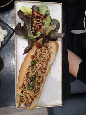 Vegan Hotdog at Velicious in Strasbourg