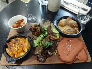 North American platter at Velicious in Strasbourg