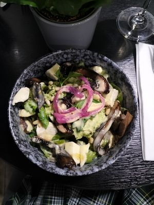 Pesto salad as starter at Velicious in Strasbourg