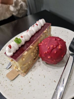 Tarte / Cake Pop Choc Rasp at Velicious in Strasbourg