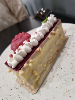 Tarte w withe choc at Velicious in Strasbourg