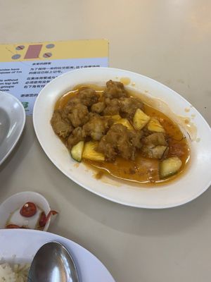 酸甜素咕噜肉 not much ingredient, the mock meat soften with too much gravy, just a few pieces pineapple, tomato and tiny piece of cucumber. Disappointed  at Ji Xiang 吉祥素 - Bukit Batok in West Singapore