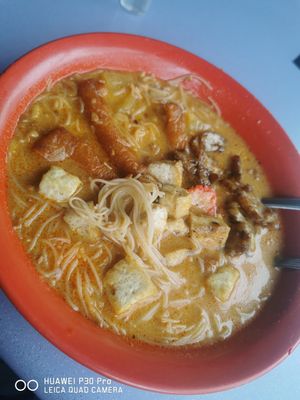 Yummy mee siam. Rich broth. Slight spicy. $4. at Le Le Vegetarian in West Singapore