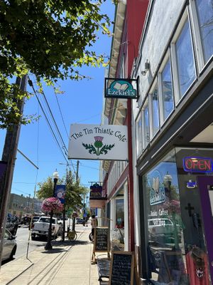 🪴   at The Tin Thistle Garden Cafe in North Bend