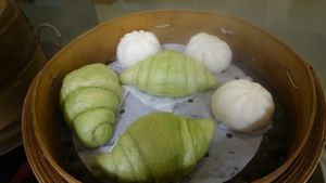 Dim Sum buns at Supreme Vege 善心缘 - Bras Basah in Central Singapore