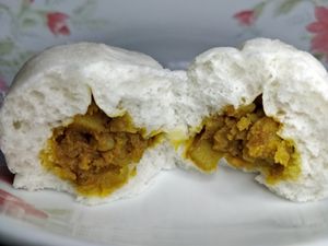 Curry bun at Oh Hock Guan 福源素食包点 in Central Singapore