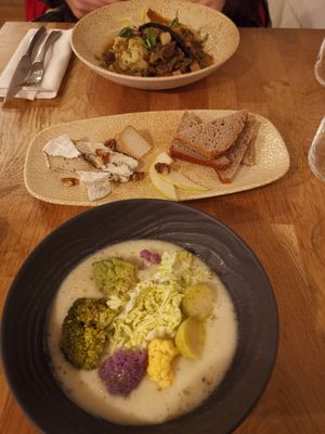 Cauliflower soup, cheese board, mushrooms & mash at Vegan Gorilla in Nice