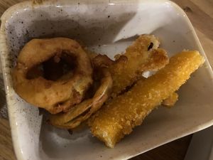 Onion rings et sticks mozza at Vegan Gorilla in Nice