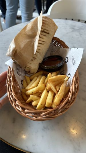 Mango Falafel Pita  at Mango Vegan Street Food - Powisle in Warsaw