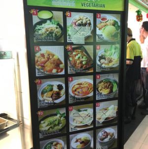 nice food at Fortune Tree Vegetarian Food Stall in Central Singapore