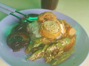 looks simple ,but the taste is super delicious at Fortune Tree Vegetarian Food Stall in Central Singapore