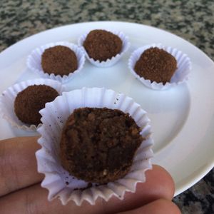 Brigadeiro de Inhame, com Açúcar Mascavo e Cacau  at Cozinha Divina in Olinda