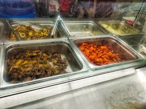 Dishes available at Shun Fu Yuan Vegetarian 顺福园素食 in Central Singapore