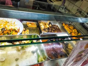 Dishes available at Shun Fu Yuan Vegetarian 顺福园素食 in Central Singapore