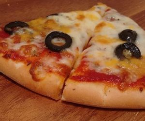 Veggie pizza at Peace Cafe in Central Singapore