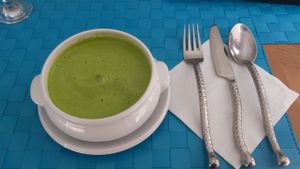 raw spinach soup at El Karmem in Malaga
