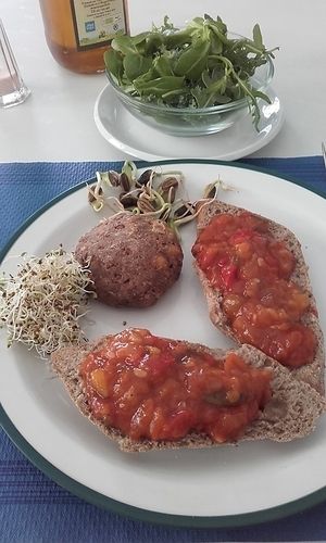 Tiny burger for 12,50€ - Not recommended at all at El Karmem in Malaga