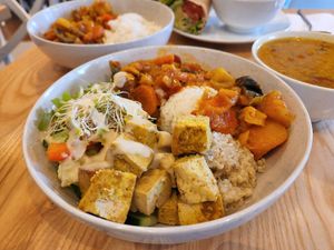 Yoga bowl at The Fragrance of the Heart - Fritjof Nansens Plass in Oslo